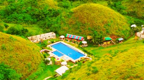 Controversial resort construction sparks outrage among netizens.